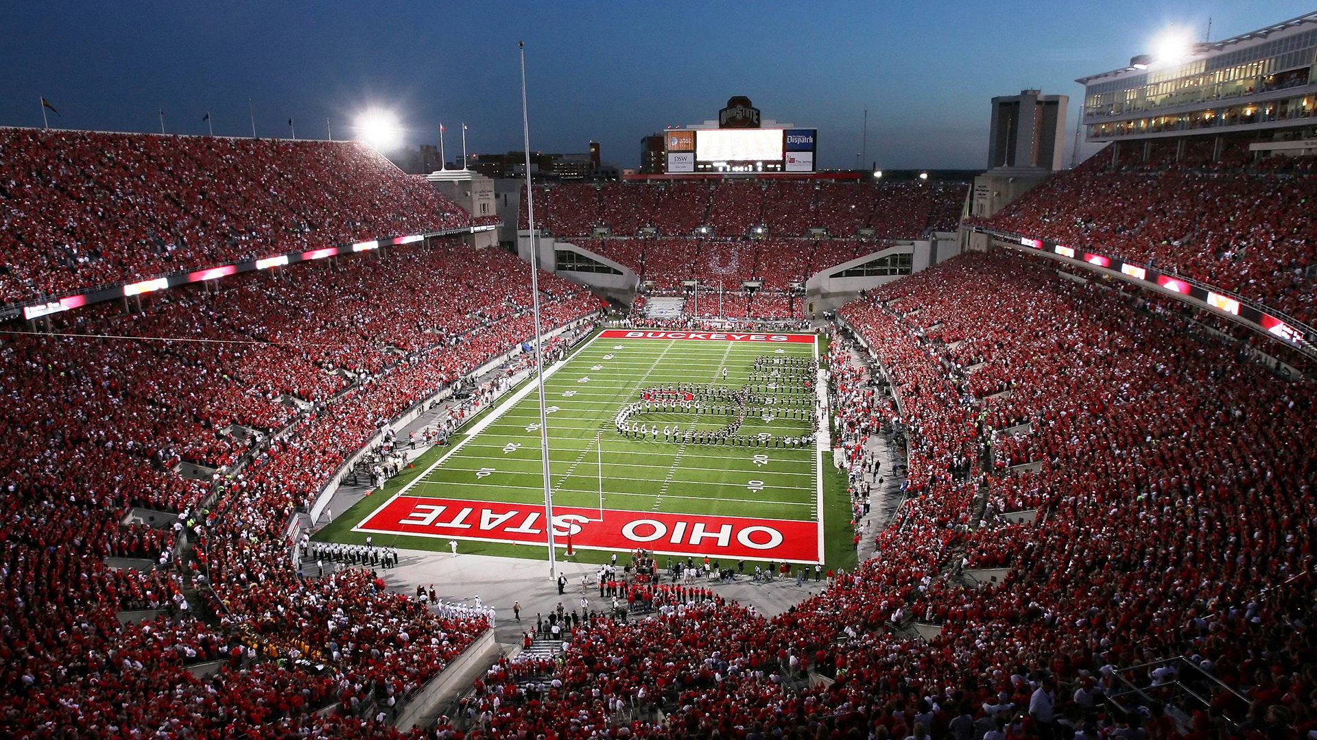 球员签约仪式走向国际化，跨国媒体全程报道，签约球员交易